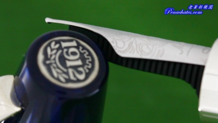 montegrappa extra peacock in butterfly blue 2019 penachates 90