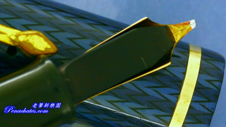 sn10262003 conway stewart 28 blue herringbone penachates.com 96