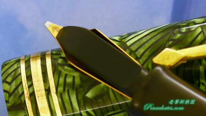 sn10262005 conway stewart 58 green hatched penachates.com 96